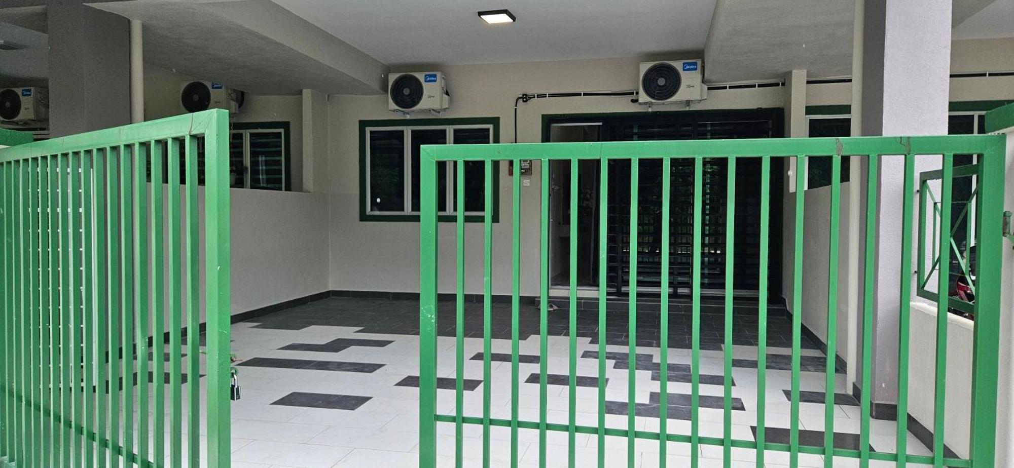 Landed Luxury 3bedroom Teluk Intan